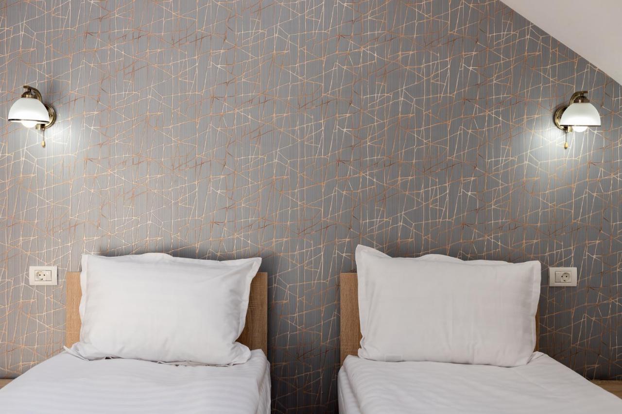 Marconi Guesthouse Hunedoara Ngoại thất bức ảnh