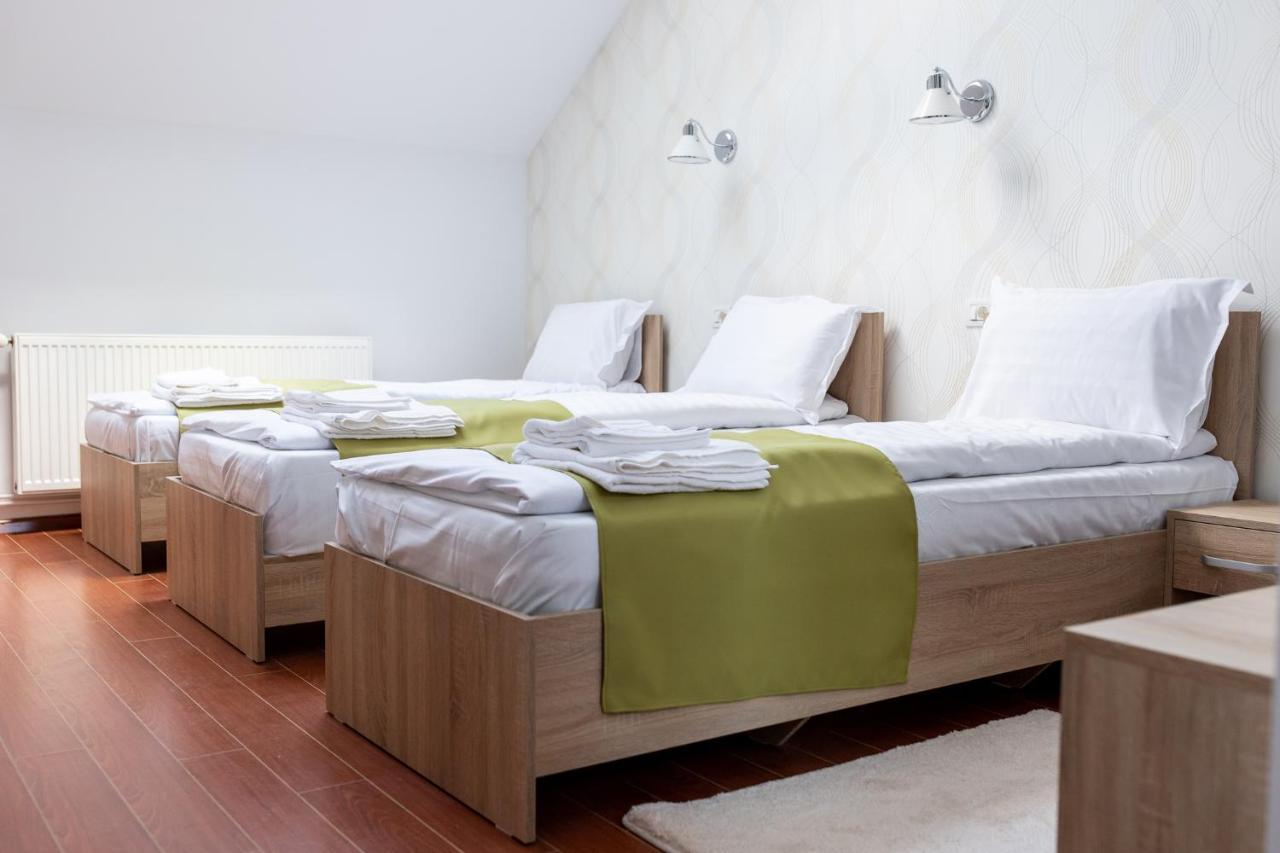 Marconi Guesthouse Hunedoara Ngoại thất bức ảnh