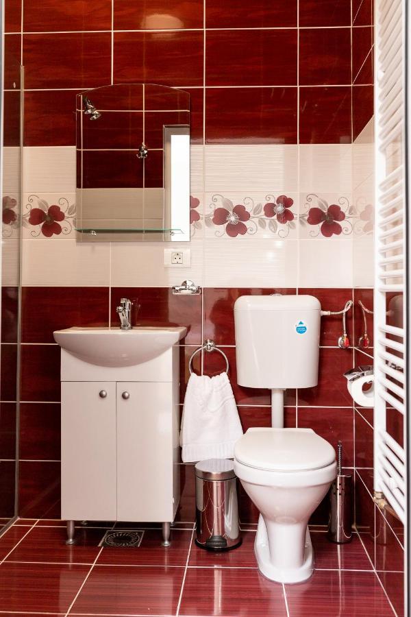 Marconi Guesthouse Hunedoara Ngoại thất bức ảnh