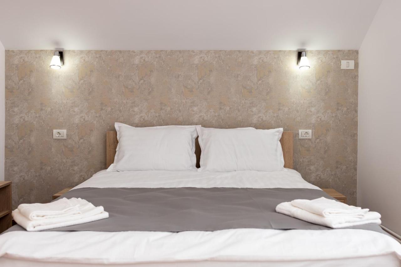 Marconi Guesthouse Hunedoara Ngoại thất bức ảnh