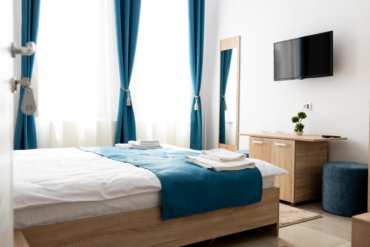 Marconi Guesthouse Hunedoara Ngoại thất bức ảnh