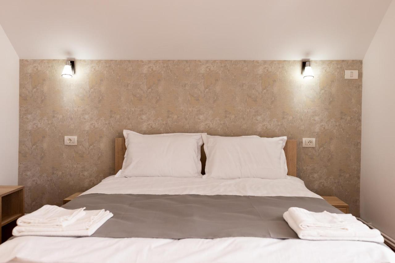 Marconi Guesthouse Hunedoara Ngoại thất bức ảnh