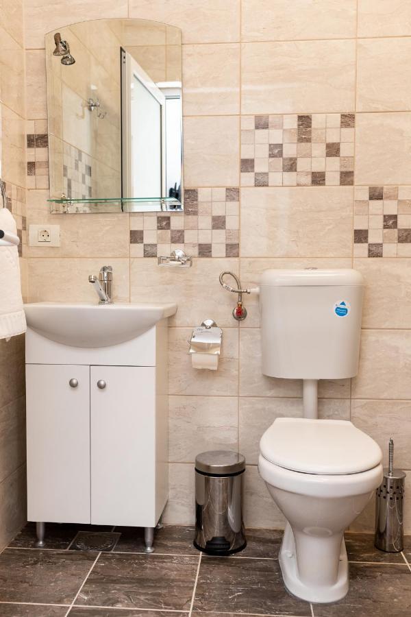 Marconi Guesthouse Hunedoara Ngoại thất bức ảnh