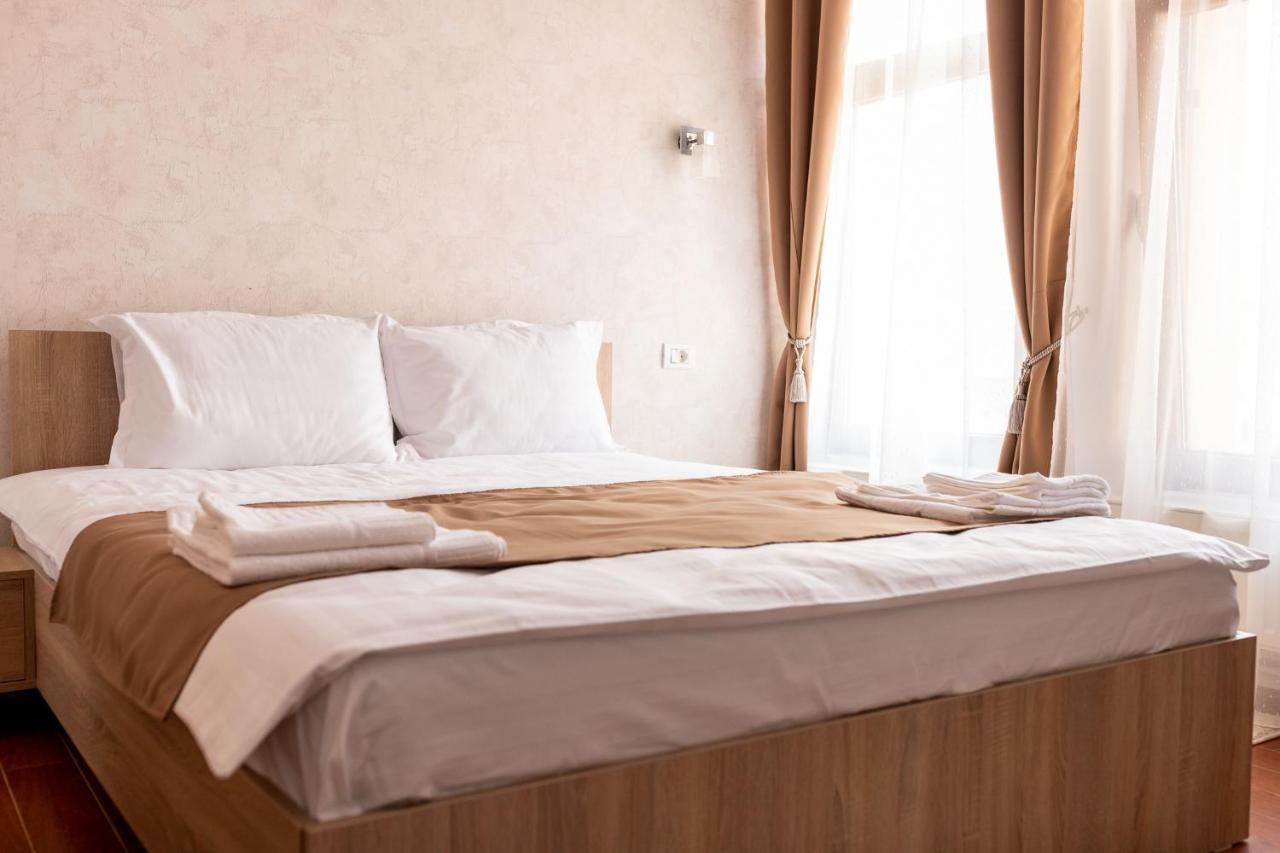 Marconi Guesthouse Hunedoara Ngoại thất bức ảnh