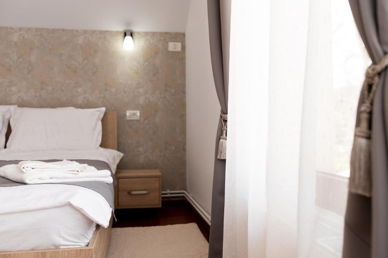 Marconi Guesthouse Hunedoara Ngoại thất bức ảnh