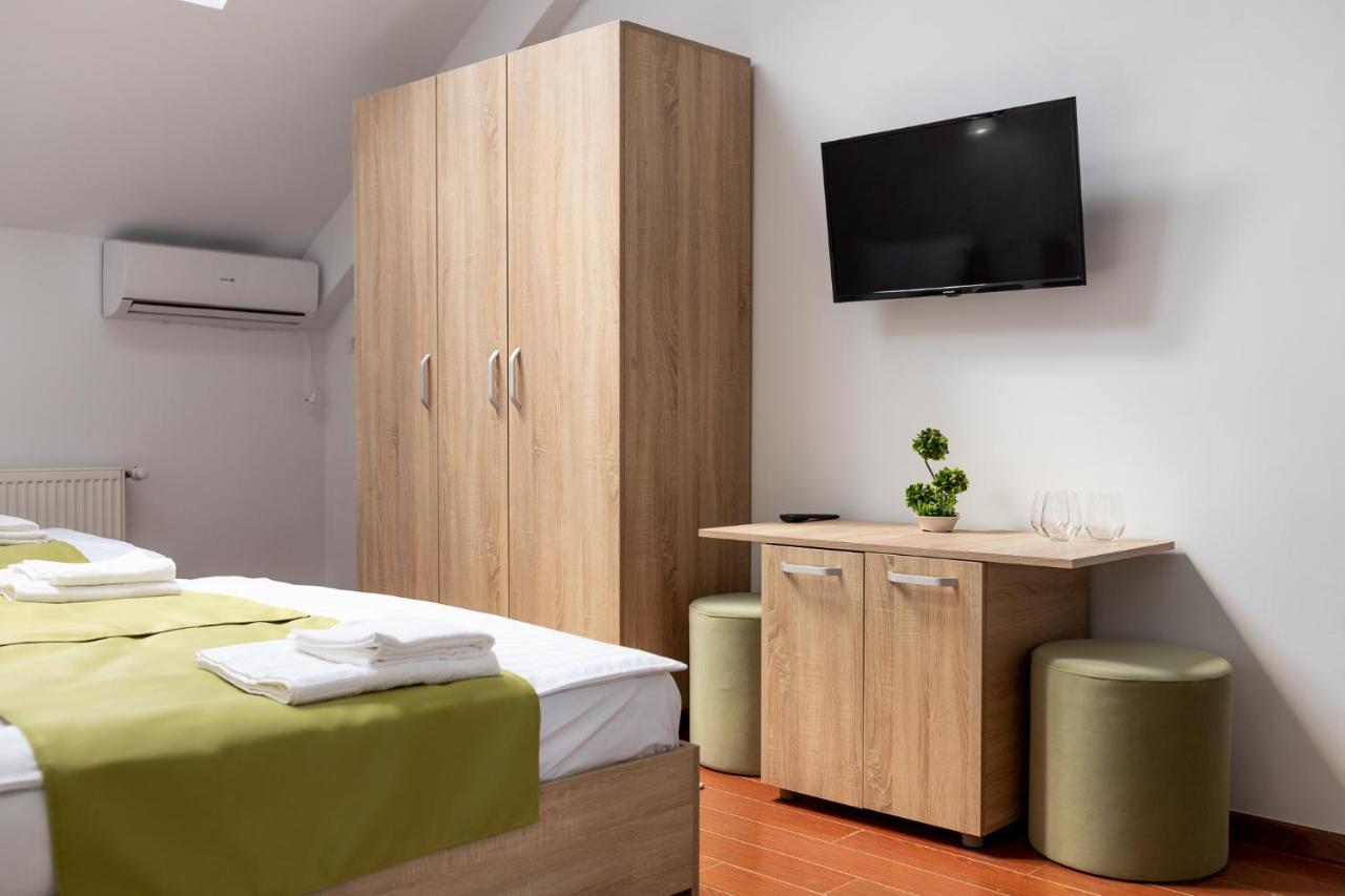 Marconi Guesthouse Hunedoara Ngoại thất bức ảnh