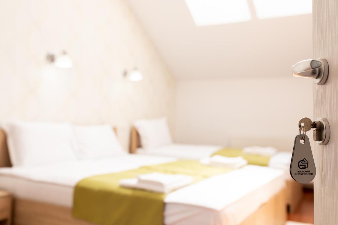Marconi Guesthouse Hunedoara Ngoại thất bức ảnh