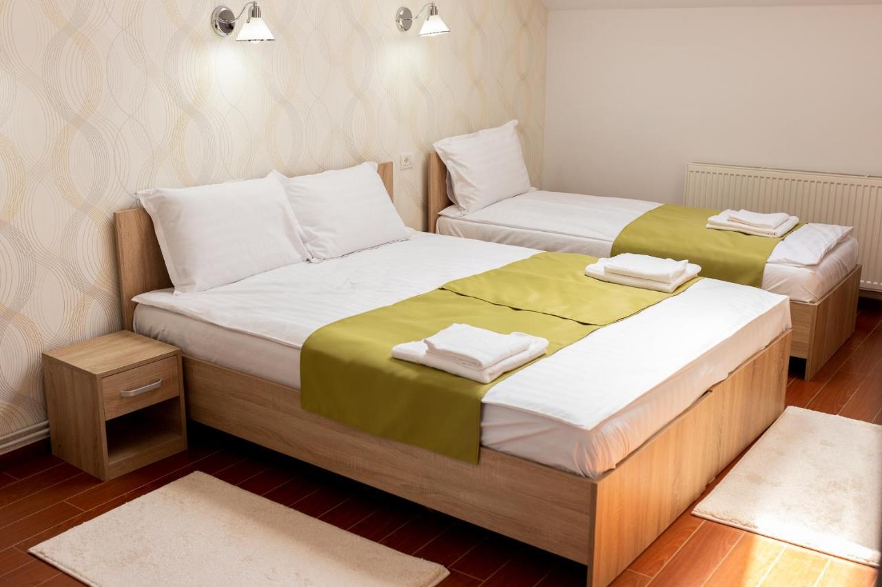Marconi Guesthouse Hunedoara Ngoại thất bức ảnh