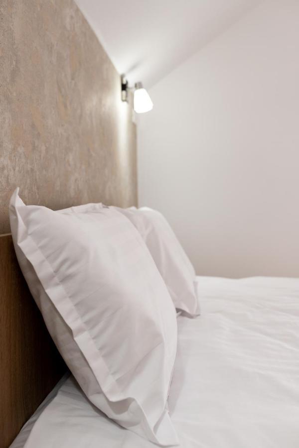 Marconi Guesthouse Hunedoara Ngoại thất bức ảnh
