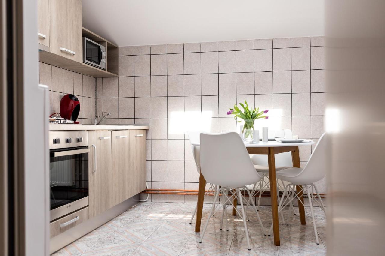 Marconi Guesthouse Hunedoara Ngoại thất bức ảnh